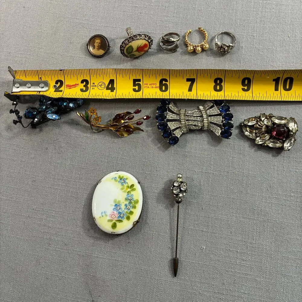 Vintage Costume Jewelry Lot Rhinestone Brooches Pins Rings Floral Portrait